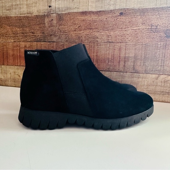 Mephisto World’s Finest Footwear Lyana Black Ankle Boots - Picture 2 of 11